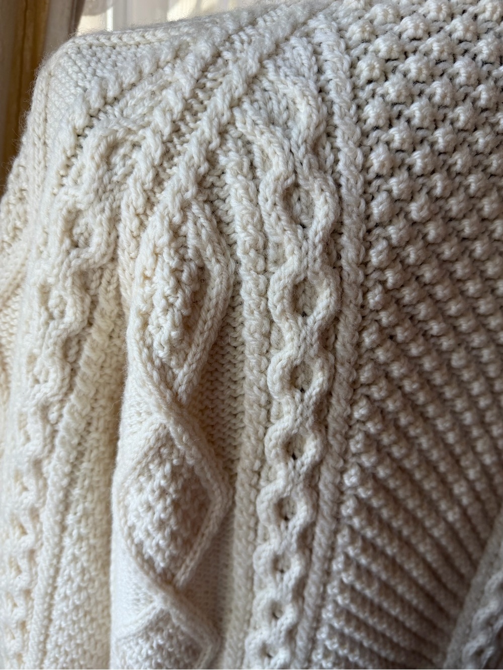 Vintage Carraig Donn Irish Merino Wool Aran Cable Knit Cardigan - Picture 5 of 9